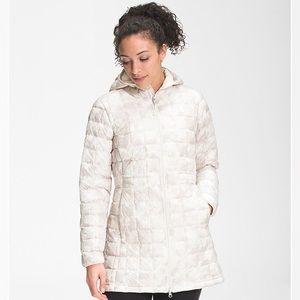 North Face Women’s Printed ThermoBall Eco Parka- Gardenia White Scattershot, Med
